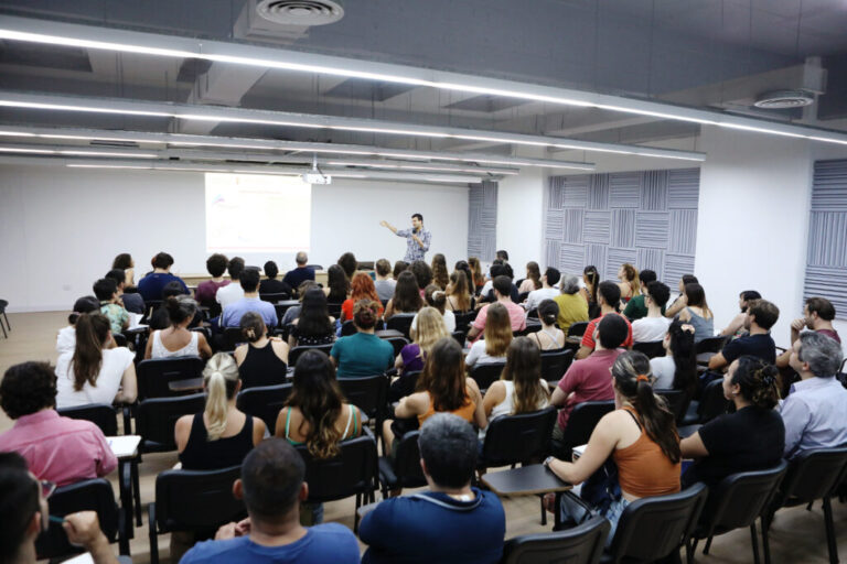 Universidad Nacional de la Plata 768x512